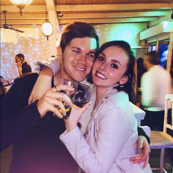 Meet your Posher, Amanda - Picture 6 of 7